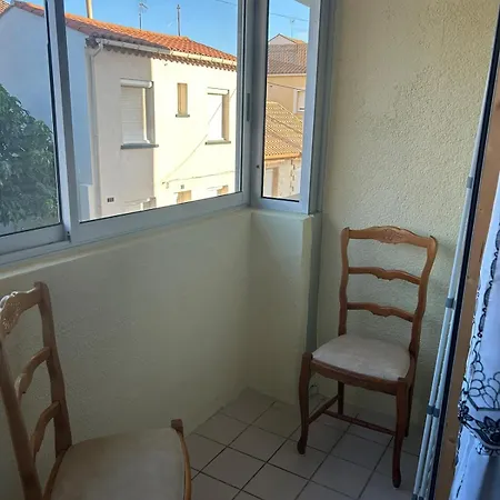 T2 Meublé à 100 M De La Appartement